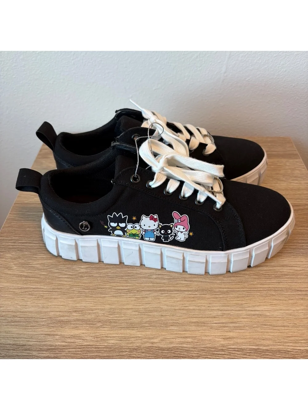Loly in the Sky Hello Kitty Friends Platform Sneakers Black Canvas Women’s 8